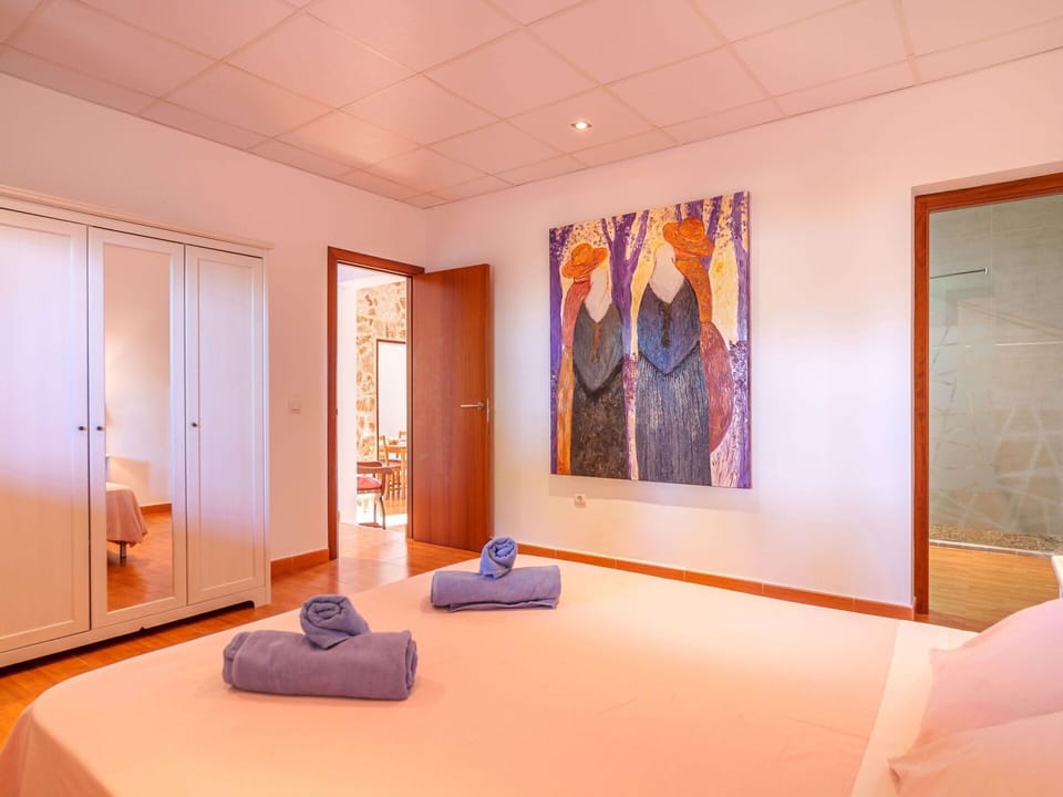 Property, Comfort, Textile, Building, Wood, Paint, Interior Design, Flooring, Floor, Hardwood