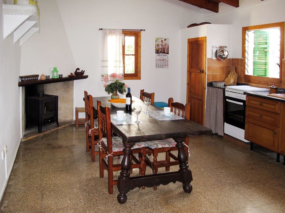 Room, Property, Furniture, Building, Kitchen, Floor, Interior Design, House, Cabinetry, Dining Room