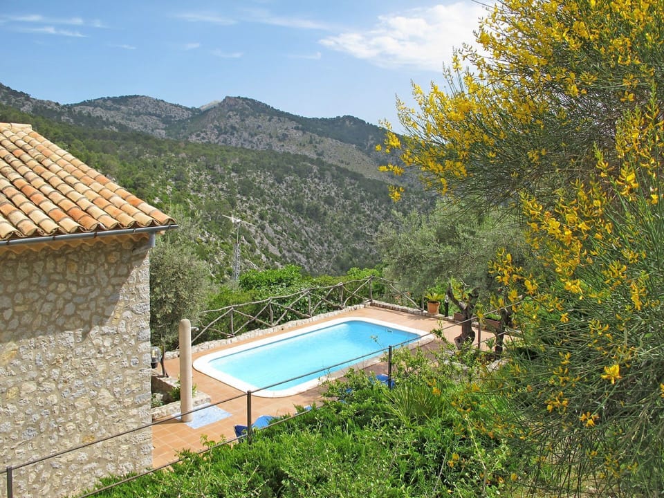 Property, House, Natural Landscape, Real Estate, Swimming Pool, Estate, Mountain, Tree, Building, Home
