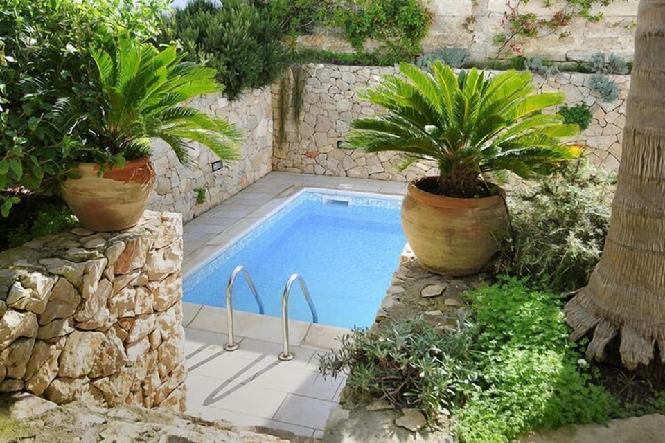 Holiday Home Swimming Pool