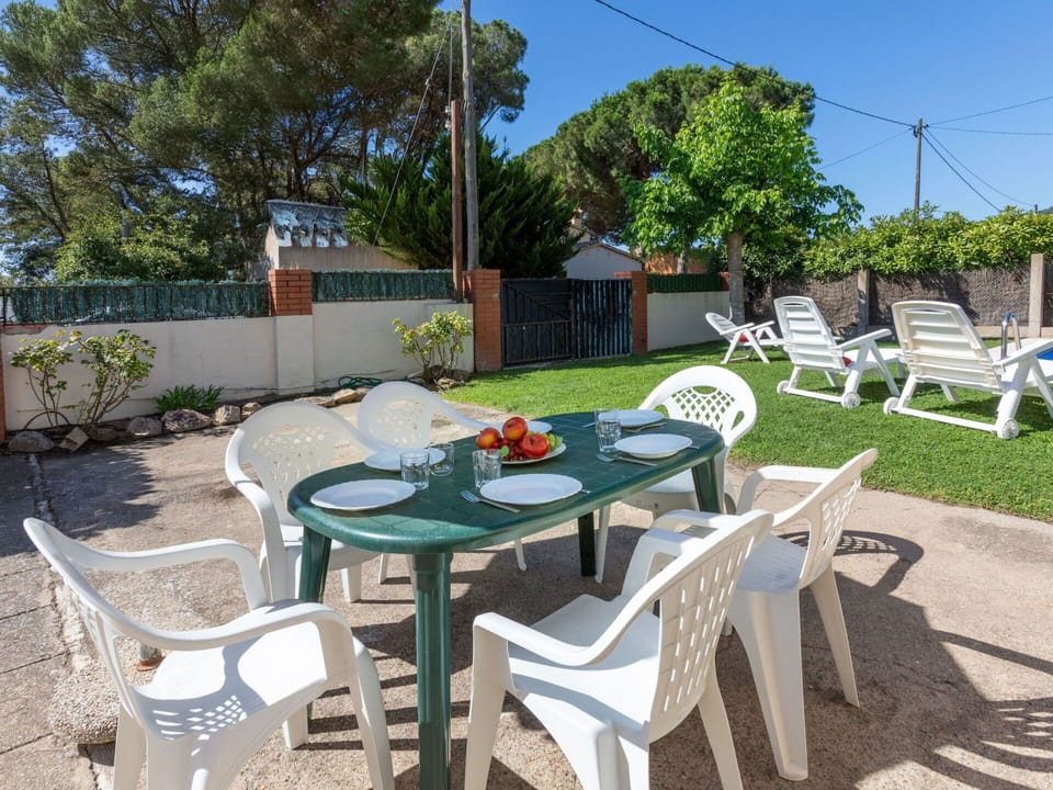 Furniture, Outdoor Furniture, Shade, Outdoor Table, Chair, Garden, Yard, Landscaping, Backyard, Kitchen & Dining Room Table