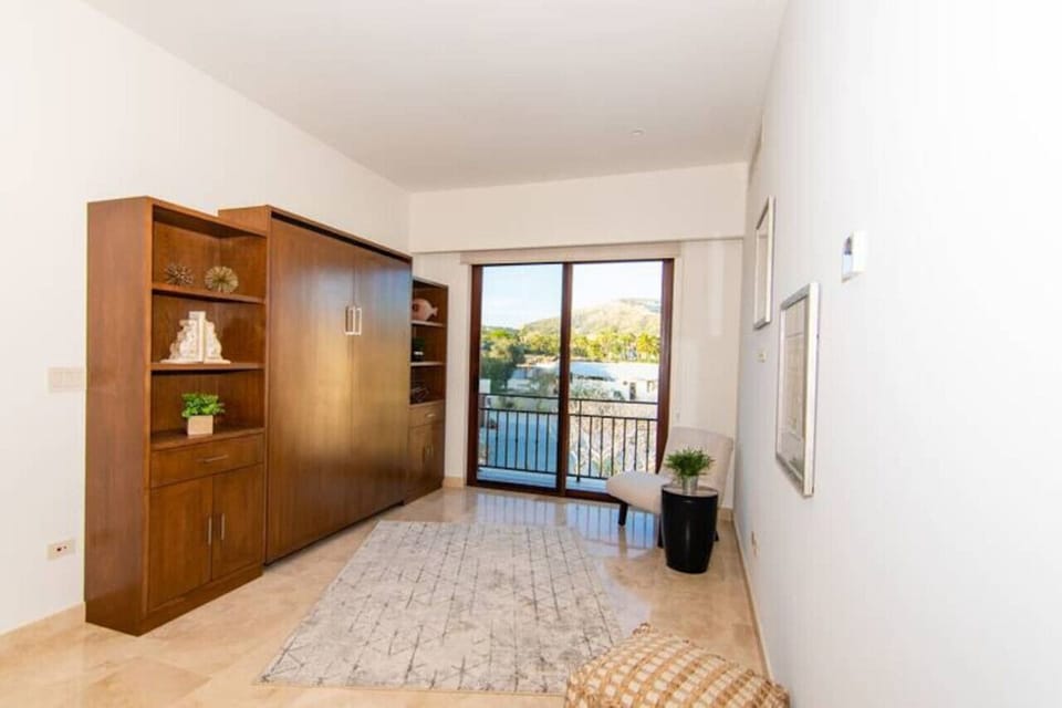 Murphy bed closed