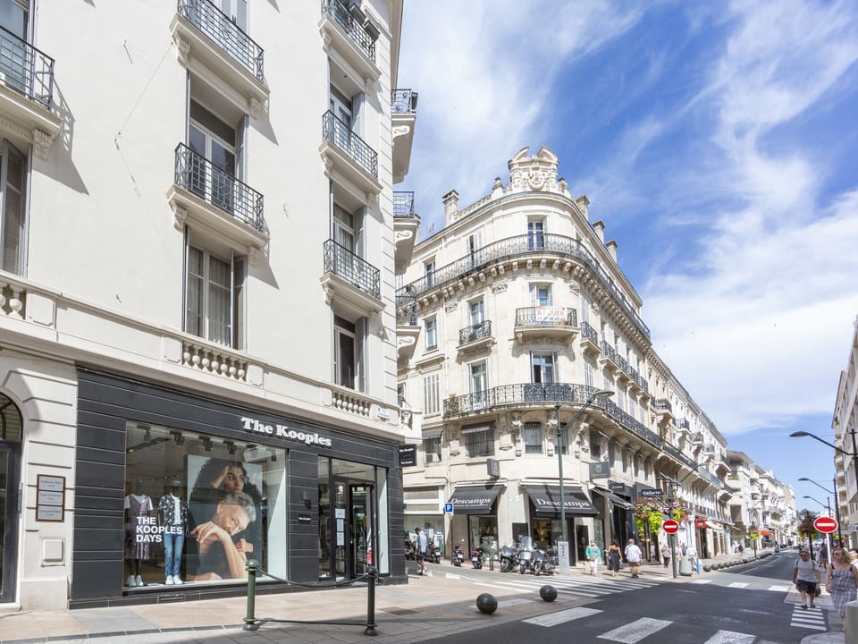 Apartment for paradise shoppers, only 150 meters to the beaches & croisette