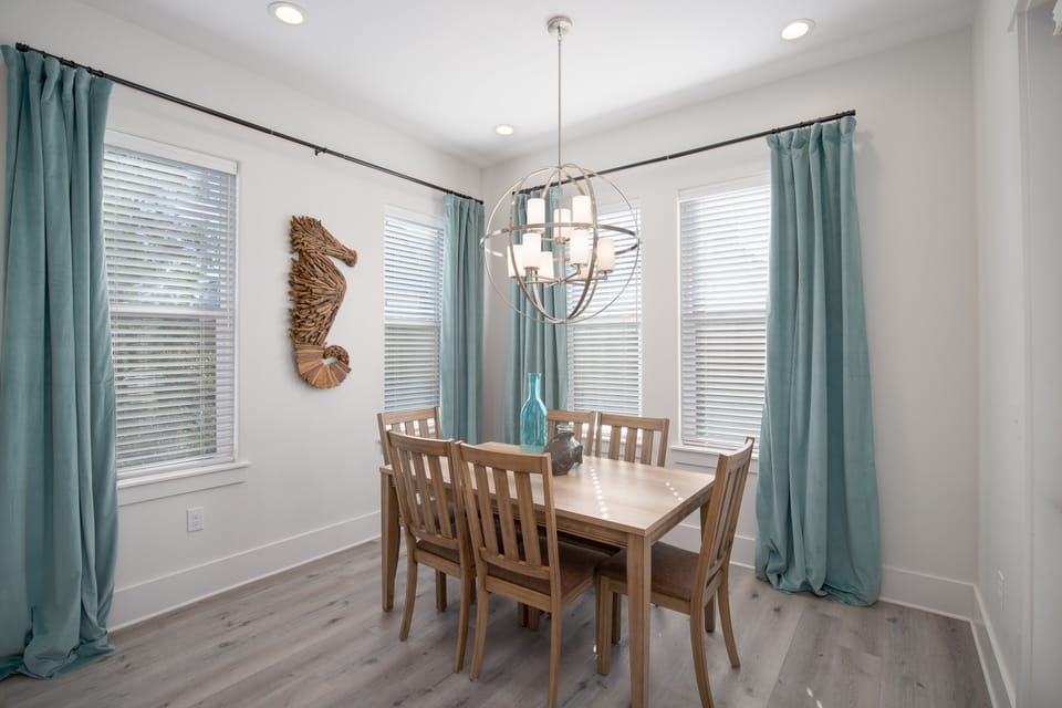 Dining Table w/ 6 Chairs