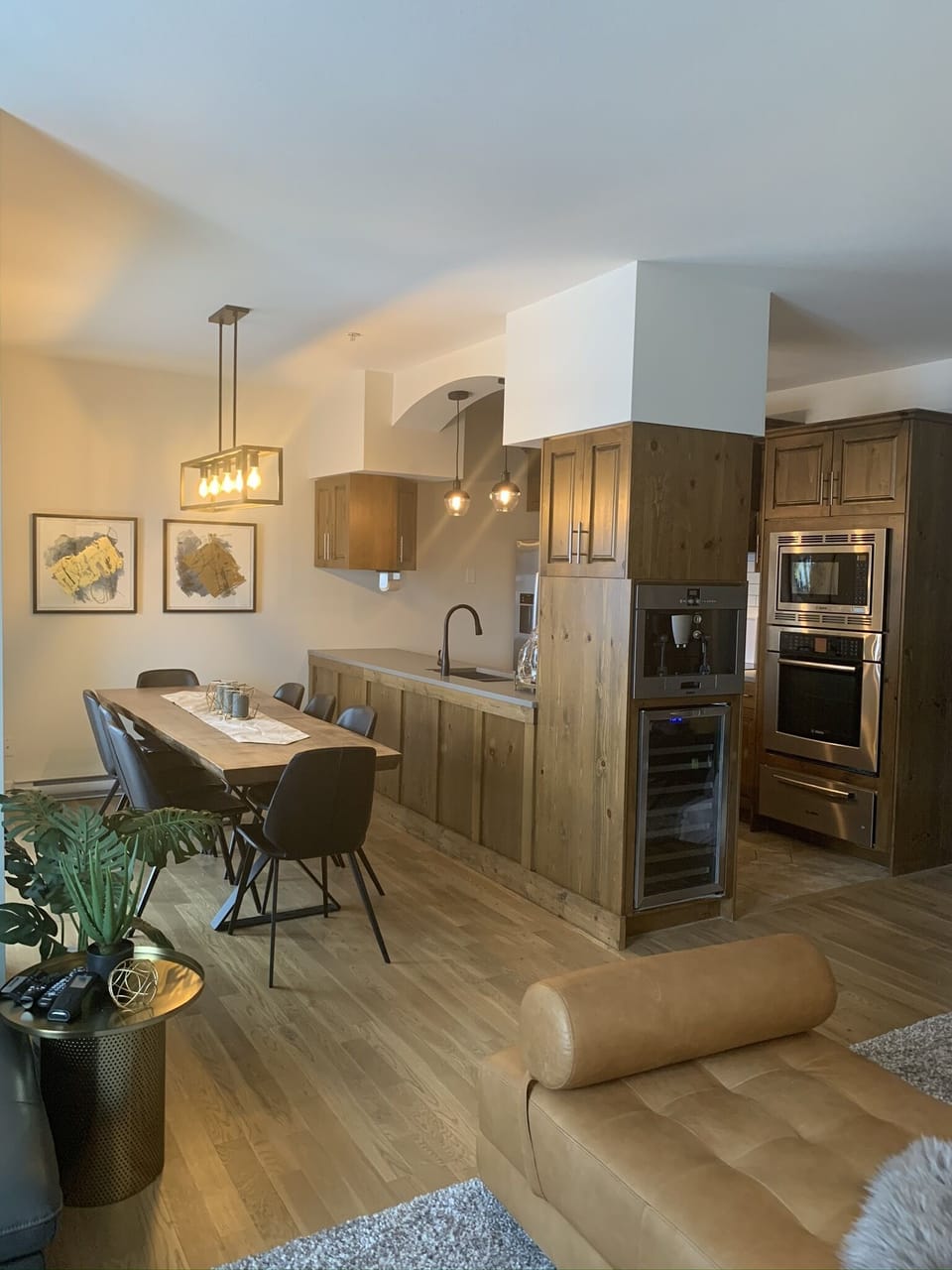 Top Floor - Open Concept with all of the Amenities 