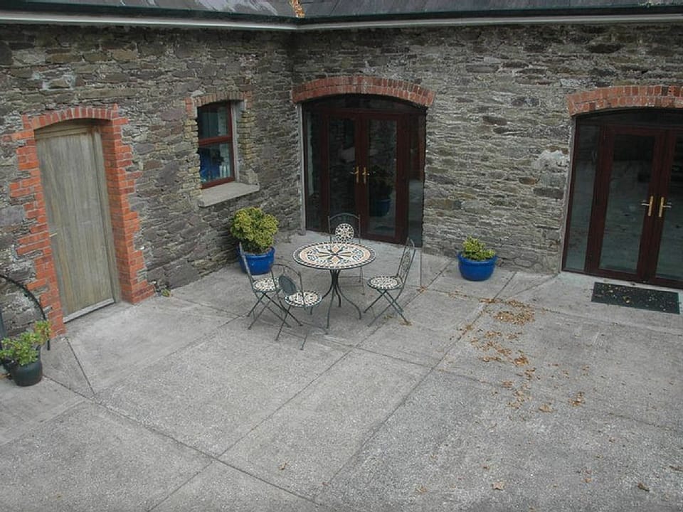 courtyard
