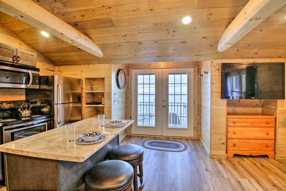 Kitchen | Coffee Maker | Toaster | Knife Set | Free WiFi