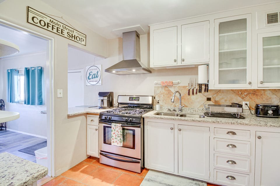 Kitchen | Air Fryer | Blender | Crockpot | Coffee Maker | Tea Kettle | Toaster