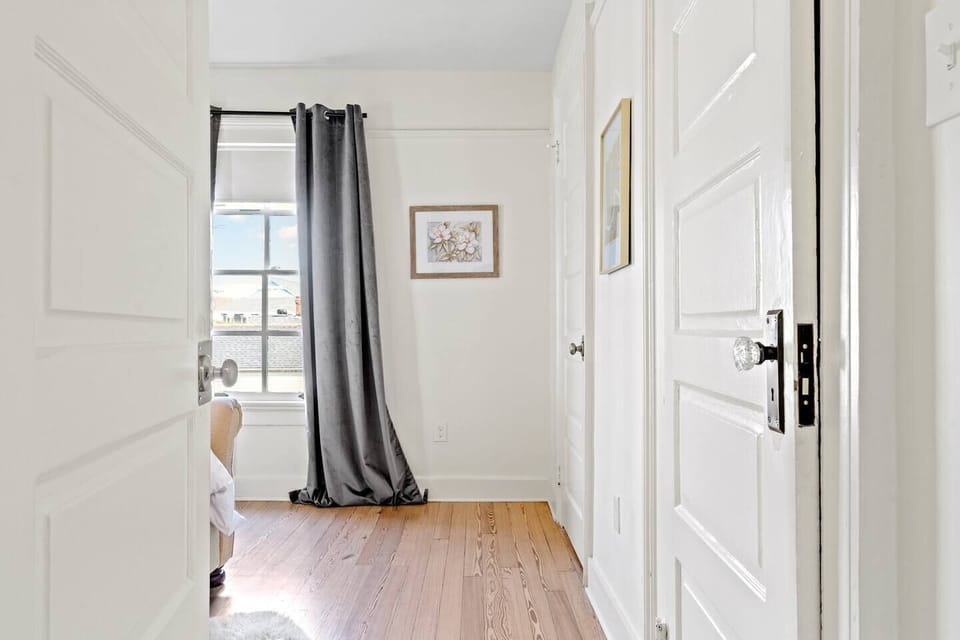 Main bedroom with ensuite bathroom |Third Bedroom