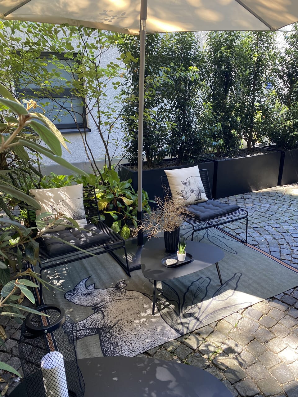 Quiet courtyard terrace