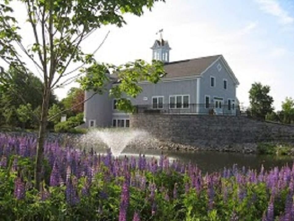 The clubhouse at the entrance to Summer Village
