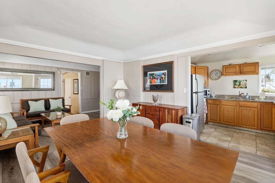Sit back at our dining space, crack a window, and unwind with an ocean breeze gently filling the space.