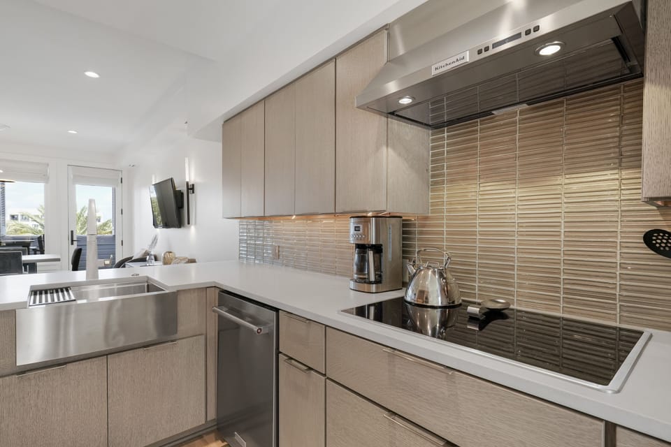 KITCHEN WITH TOP OF THE LINE STAINLESS APPLIANCES