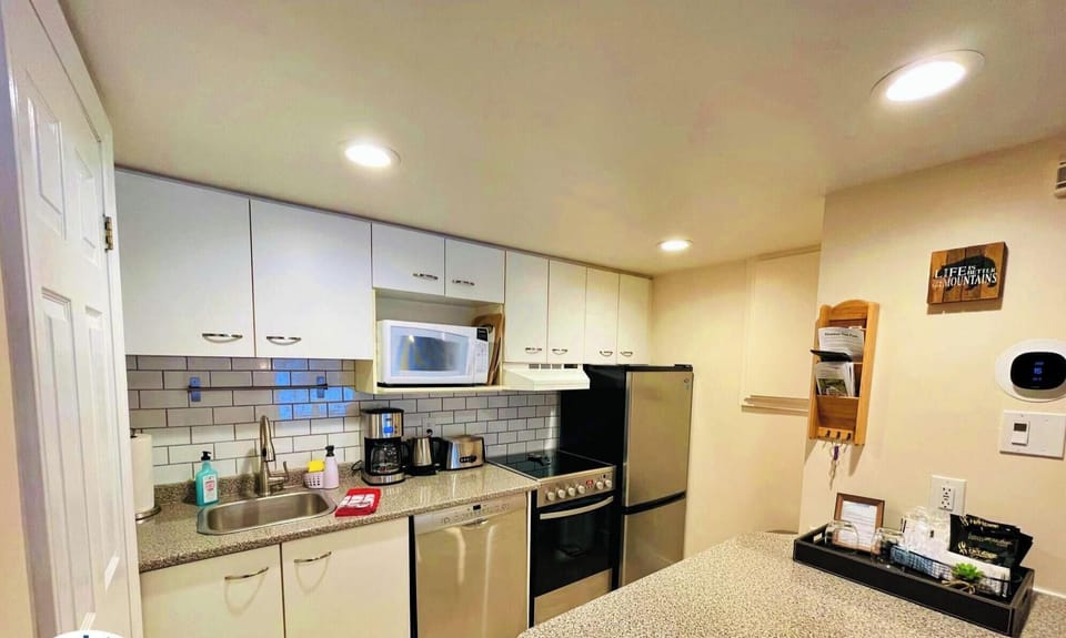 Full Kitchen makes meals easy