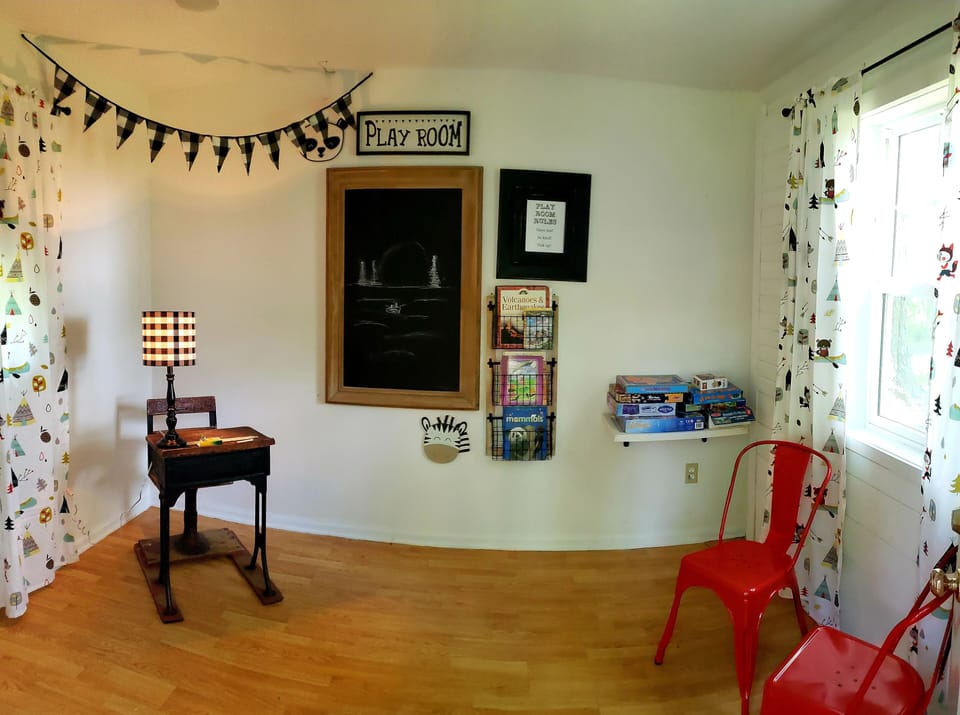 Small rustic playhouse for the kids! 