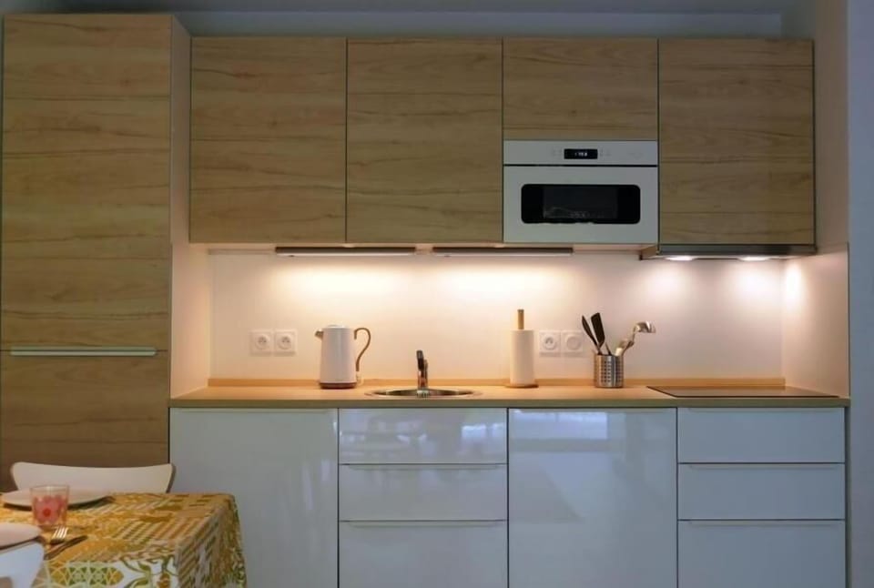 Kitchen area. BaskoParadis