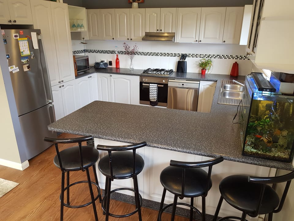 Fuly equiped kitchen including esspesso coffee machine