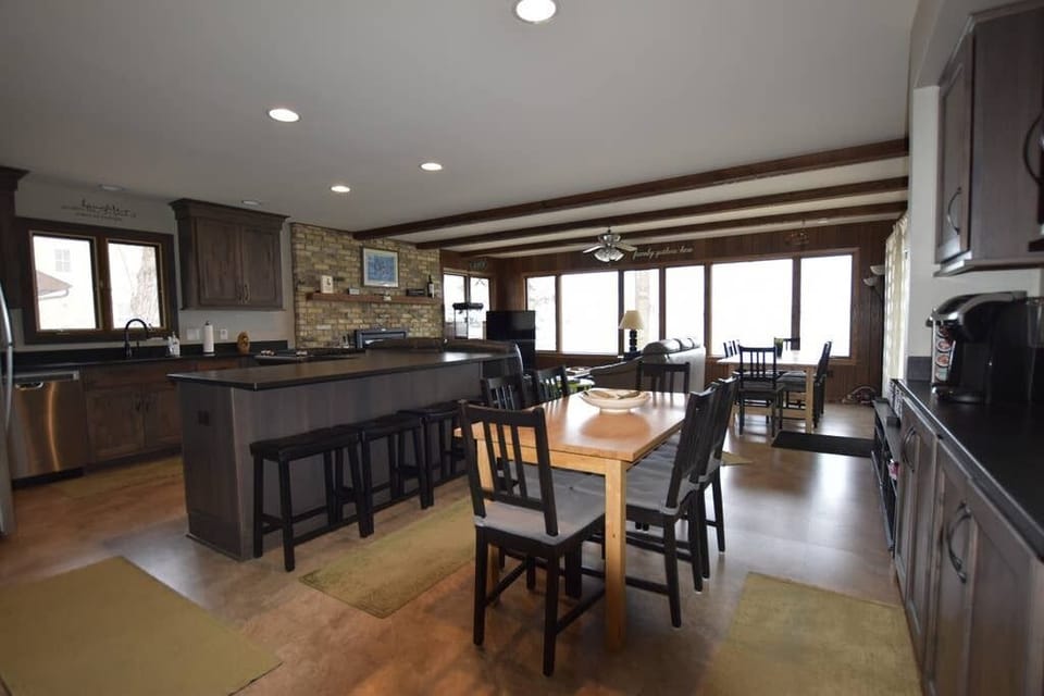 Kitchen/Dining