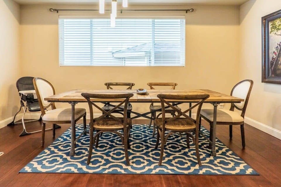 Climb up to the third floor. - Upper Townhouse