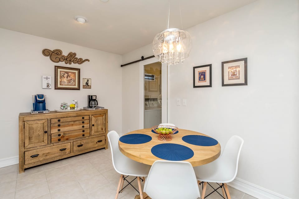 Enjoy a leisurely breakfast at the coffee bar.