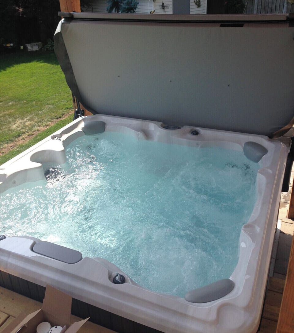 Brand new Sundance Spa 