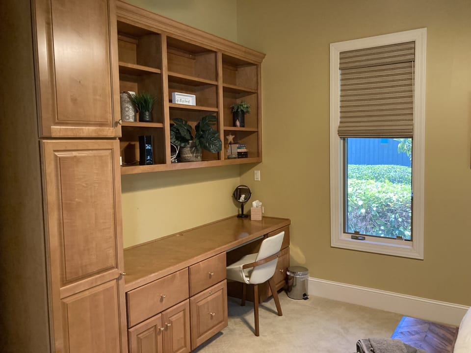 Office space in first floor queen BR