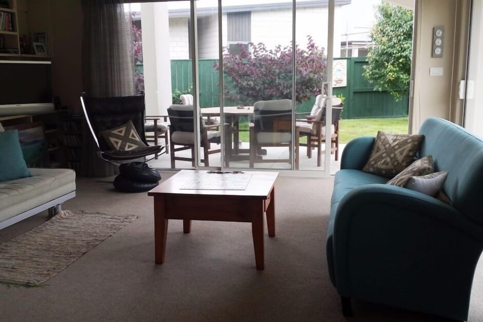 Lounge 3