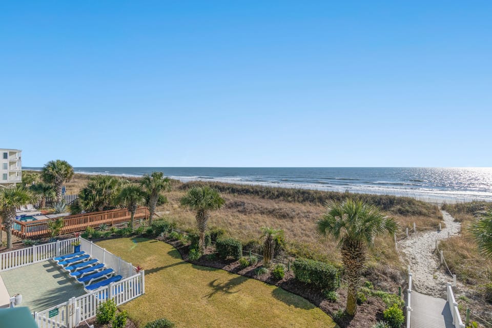Private Oceanfront Balcony