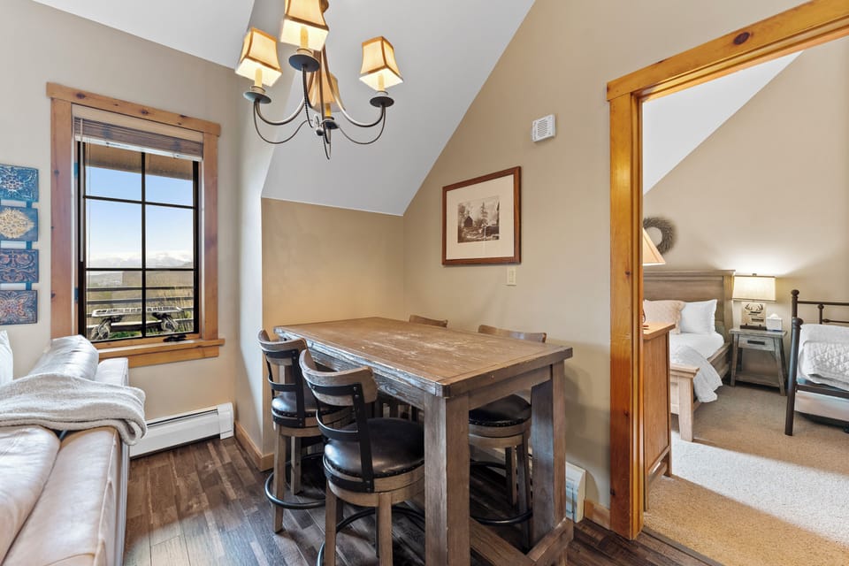 Dining table with seating for 4.