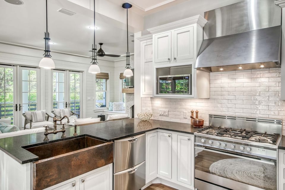 First Floor: Kitchen