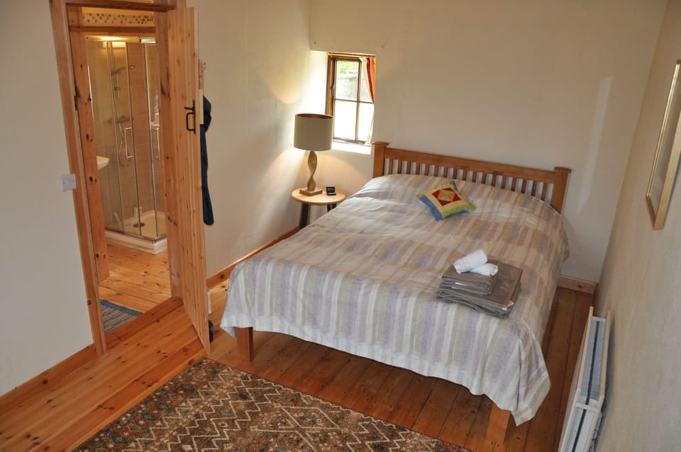 Master Bedroom with European King size bed (US Queen).