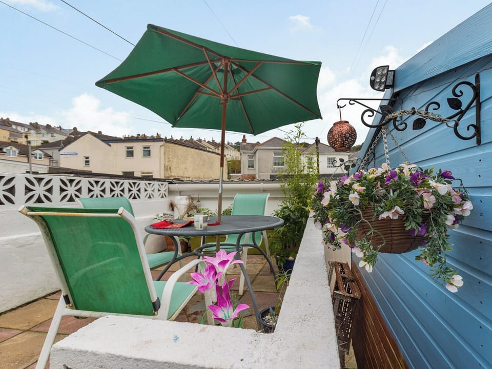 Sitting-out-area | The Garden Flat, Torquay