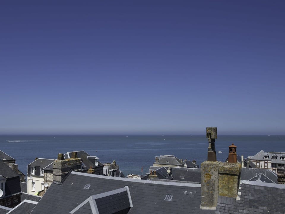 Water, Sky, Coastal And Oceanic Landforms, Urban Design, Landscape, Horizon, City, Roof, Coast, Ocean