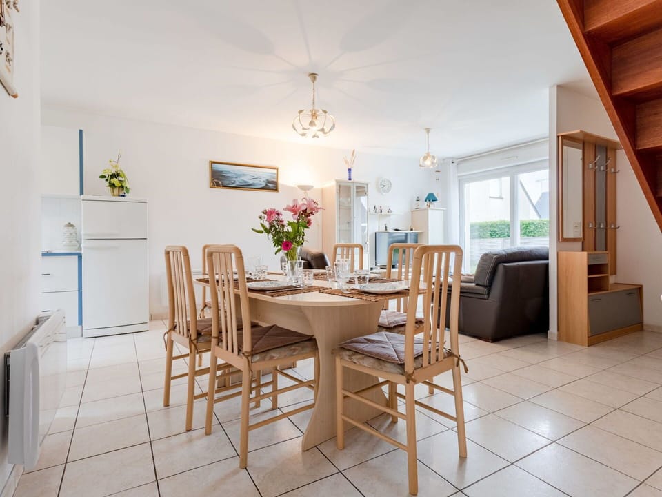 Table, Furniture, Chair, Wood, Flooring, Kitchen & Dining Room Table, Floor, Living Room, Kitchen, Laminate Flooring