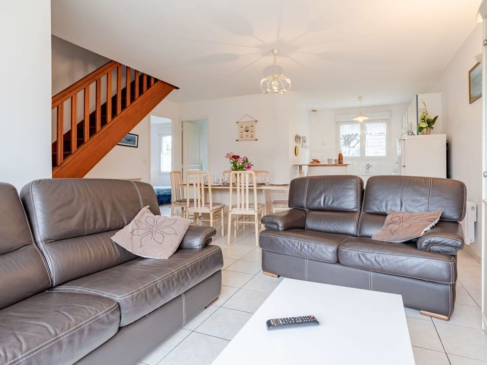 Furniture, Couch, Property, Interior Design, Table, Living Room, Floor, Studio Couch, Flooring, Wood