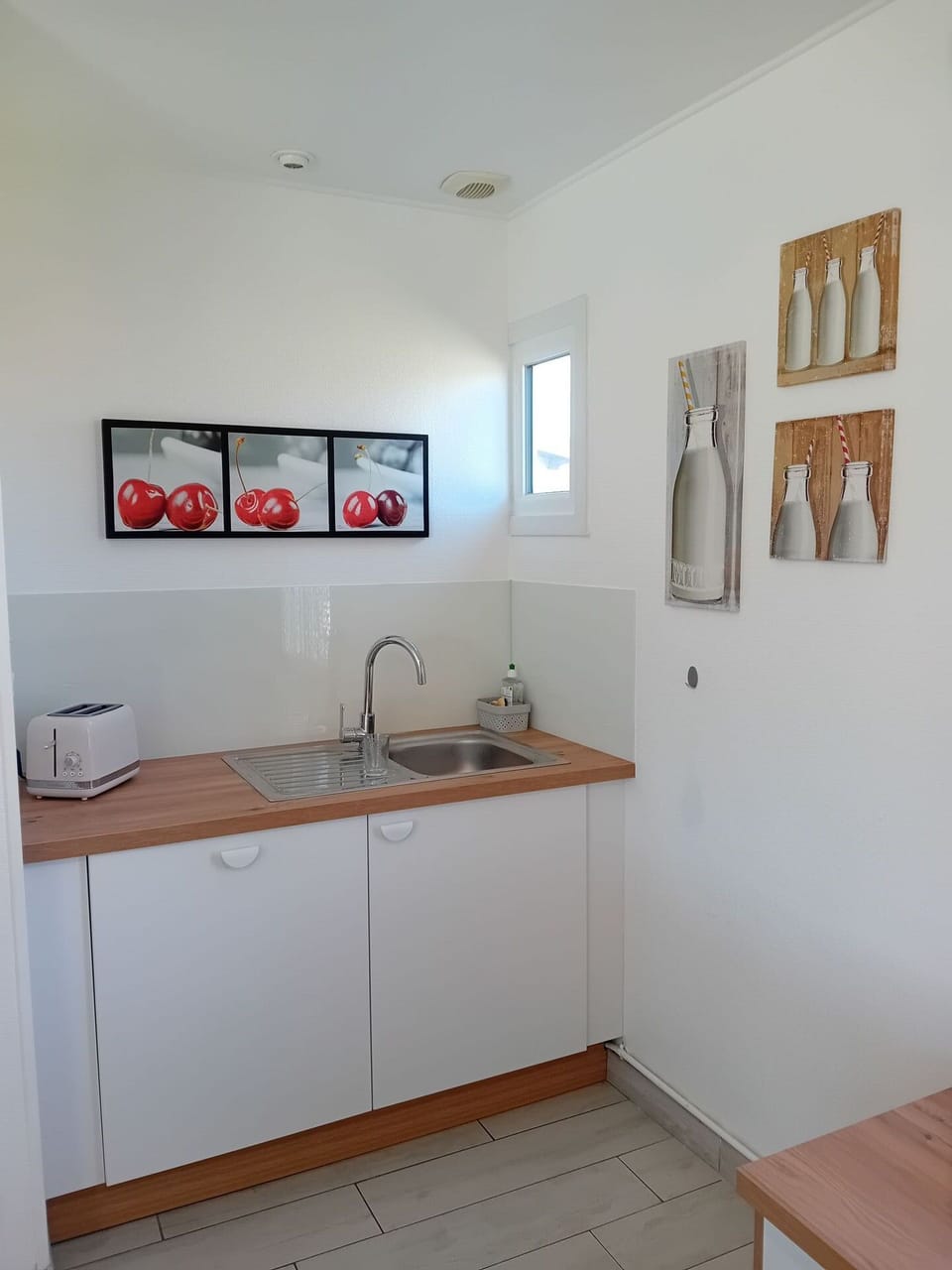 Flooring, Wood, Floor, Interior Design, Room, Ceiling, Plumbing Fixture, Plumbing, Wood Stain, Tile