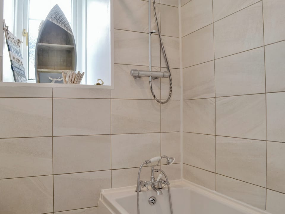 Bathroom | Wylies Brae, New Galloway, near Castle Douglas