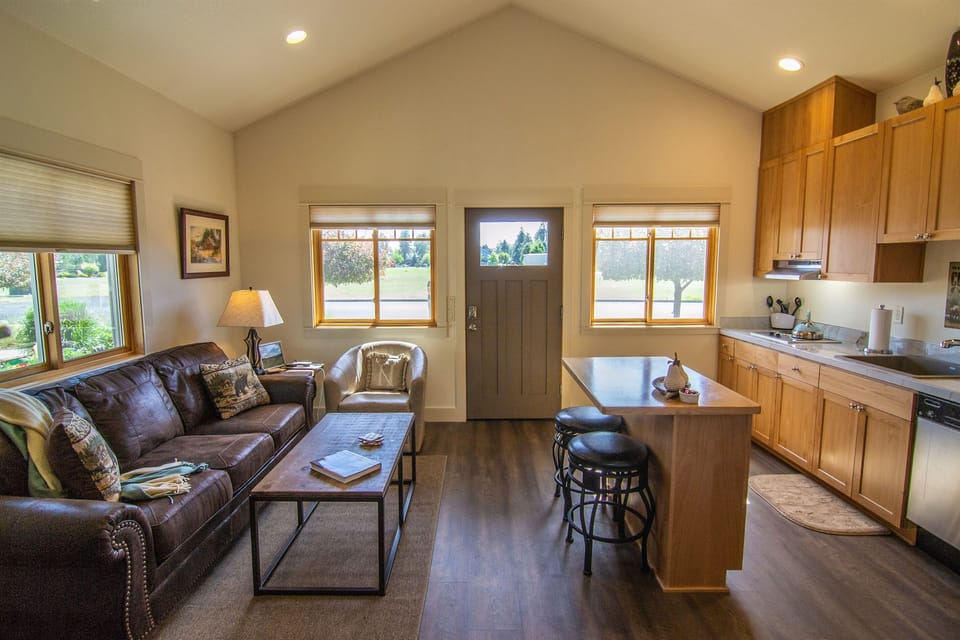 Brand new and ONE BLOCK to downtown!!!