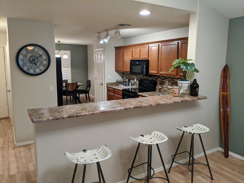 Have a seat and margarita while your hubby washes the dishes!!