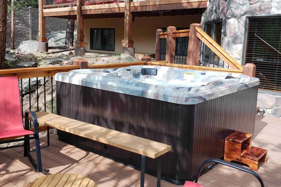 Deck | Private Hot Tub