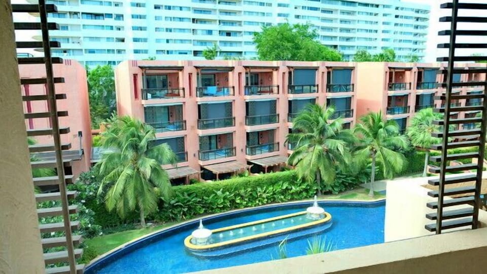 #704 Moroccan style 2 bedroom/pool view