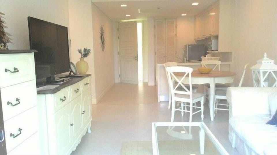 #776 Moroccan style2 bedroom/pool view