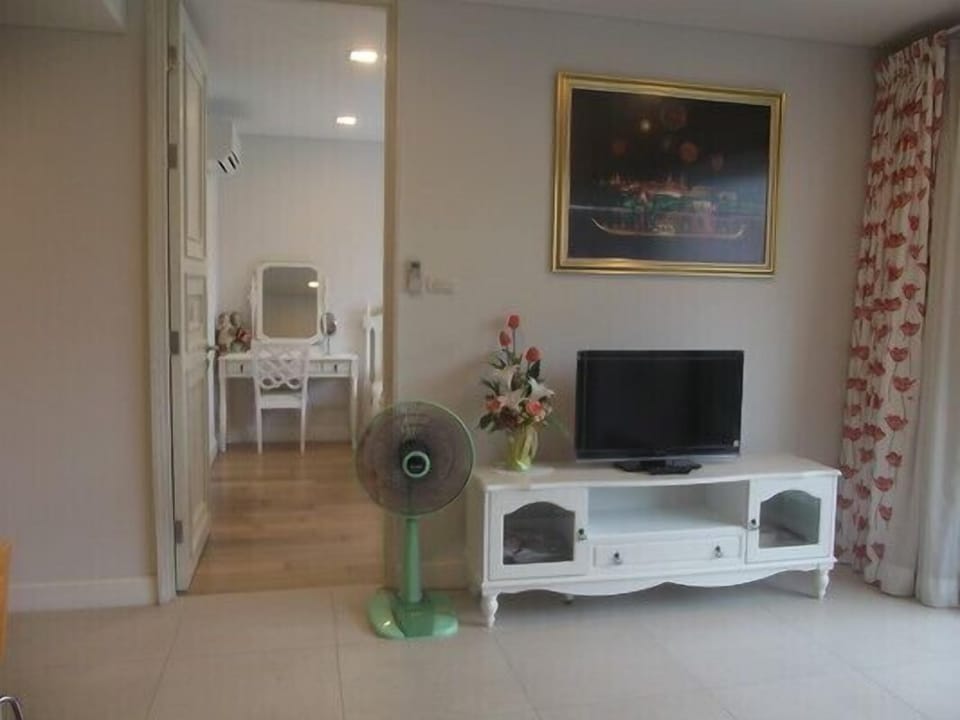 #736 Moroccan style 1 bedroom/pool view
