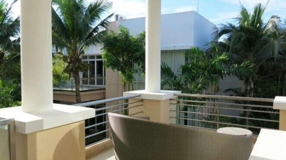 #714-S2  2BR villa / pool view