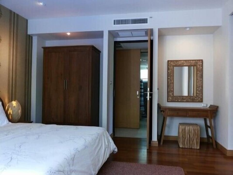 #717-N1  2BR villas with pool access