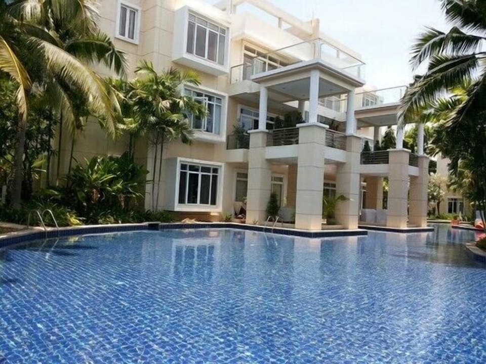 #717-N1  2BR villas with pool access