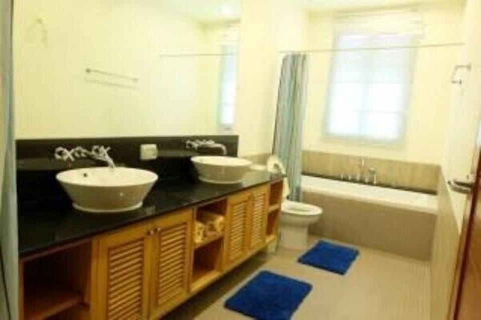 052 Pool Villa 4br beachfront