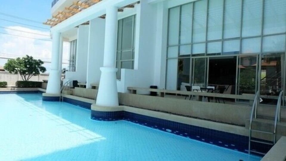 #693 venice style 3BR/pool access