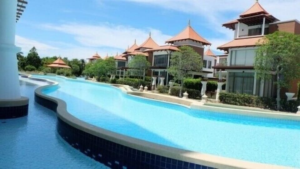 #693 venice style 3BR/pool access