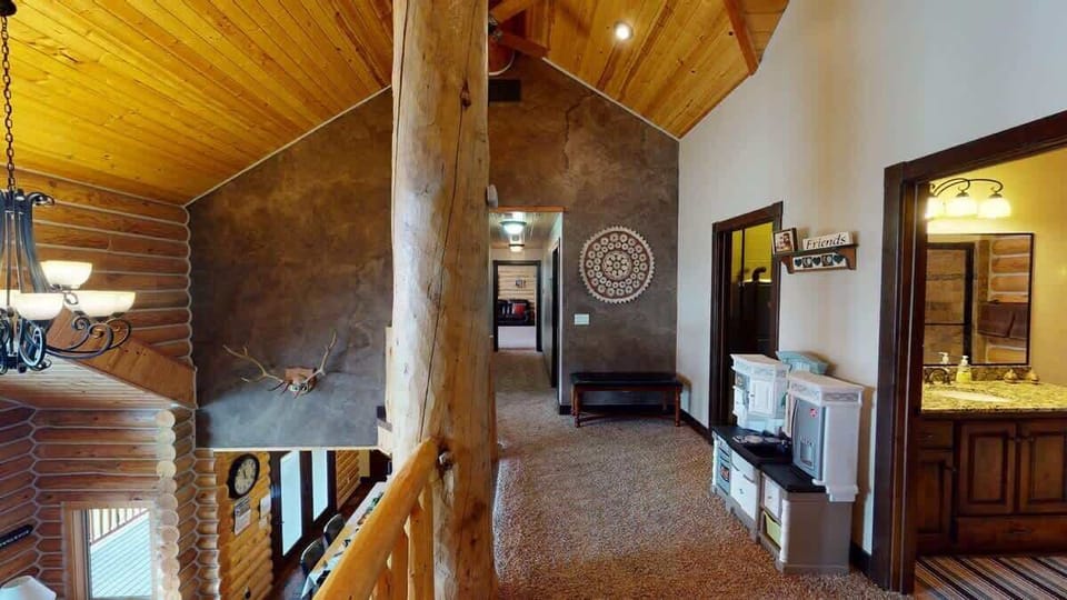 Different view of the loft upstairs.